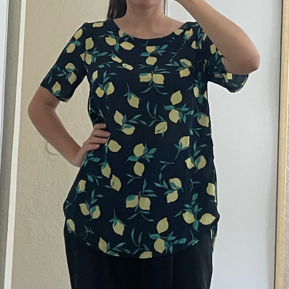 Banana Republic shirt , ( Size S )